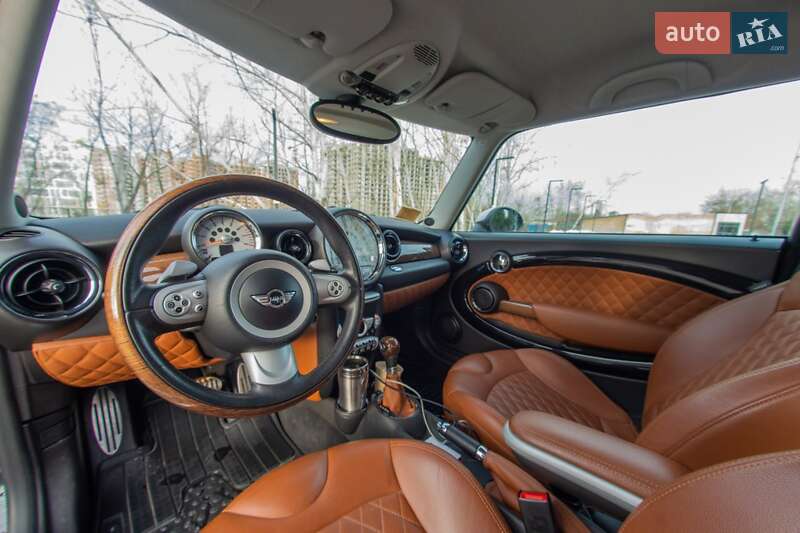 Mini Hatch (2008)
