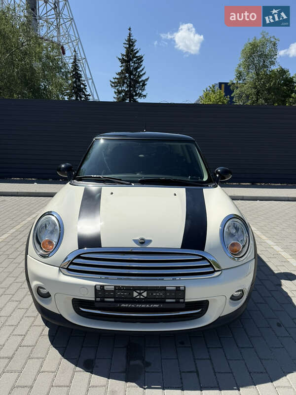 Mini Hatch (2012)