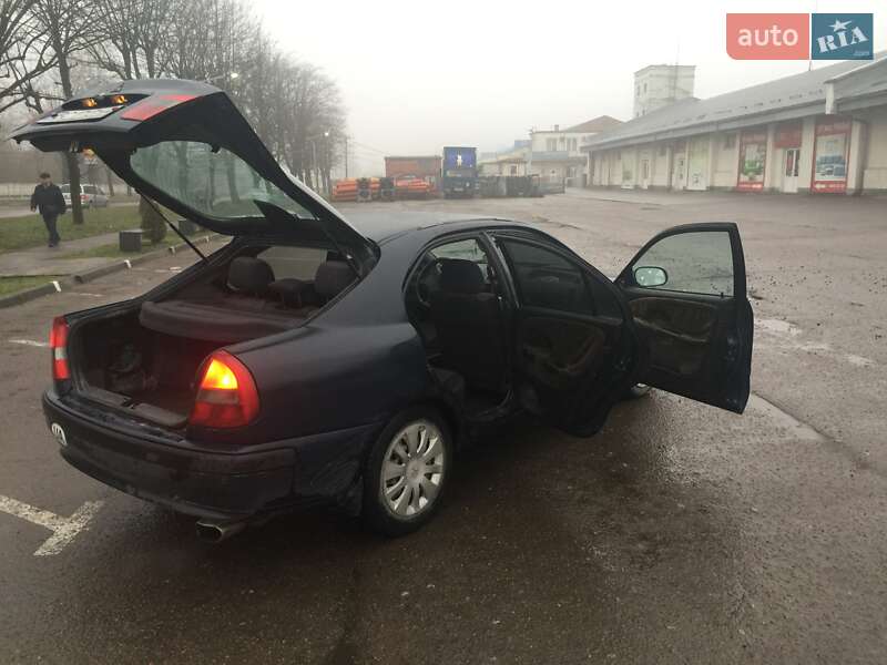 Mitsubishi Carisma (1999)