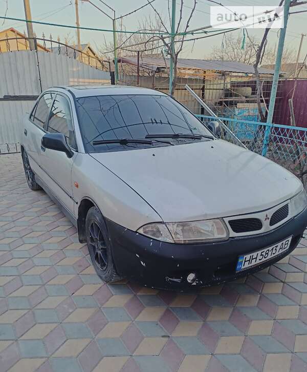 Mitsubishi Carisma (1996)