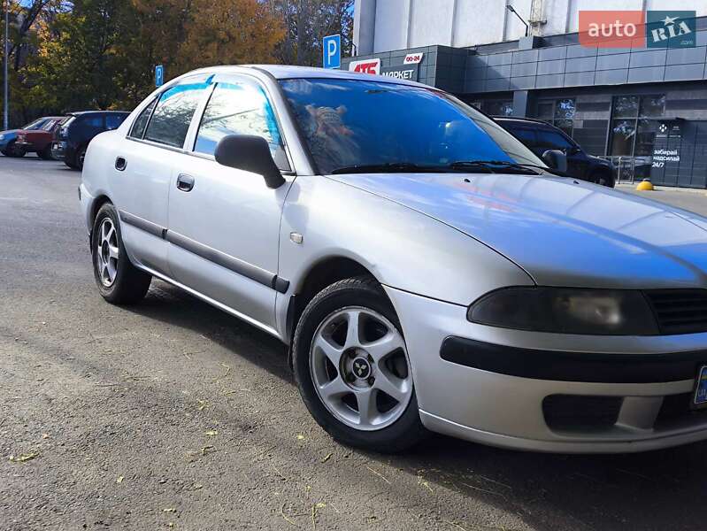 Mitsubishi Carisma (2003)