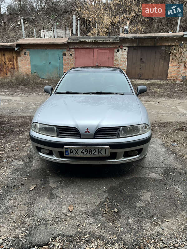 Mitsubishi Carisma (2001)