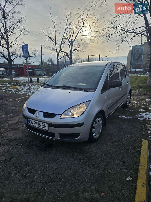 Mitsubishi Colt (2008)
