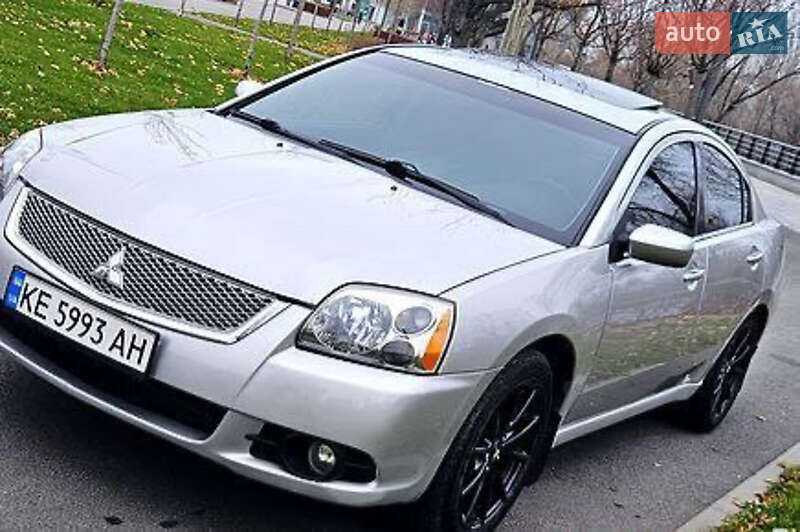 Mitsubishi Galant (2011)