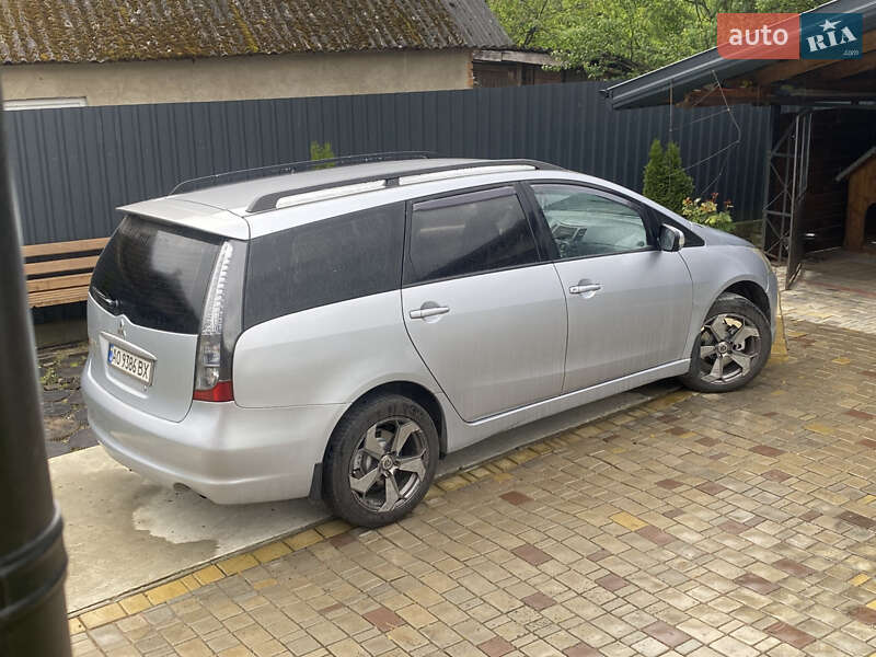Mitsubishi Grandis (2005)