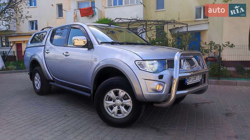 Mitsubishi L 200 (2011)