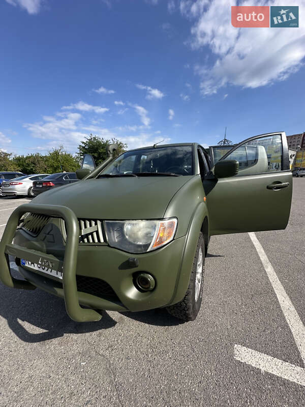 Mitsubishi L 200 (2006)