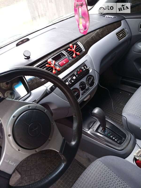 Mitsubishi Lancer (2002)