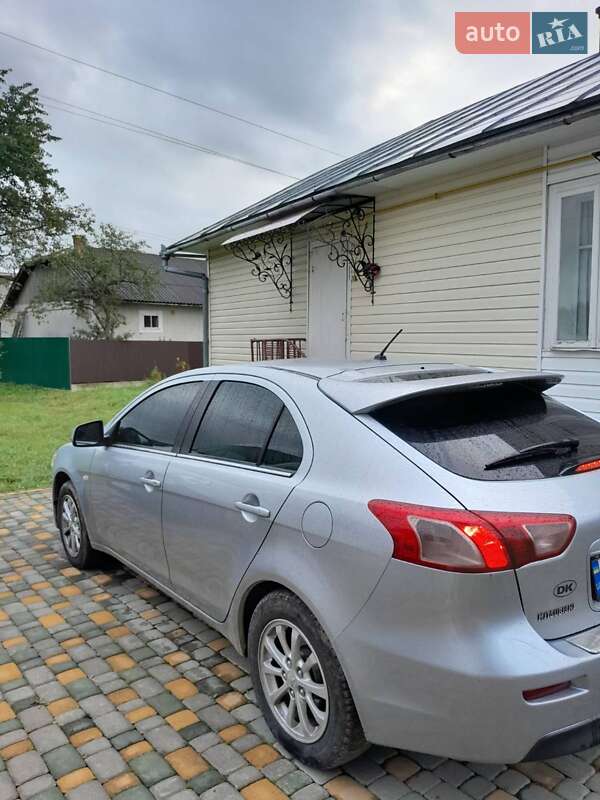 Mitsubishi Lancer (2010)