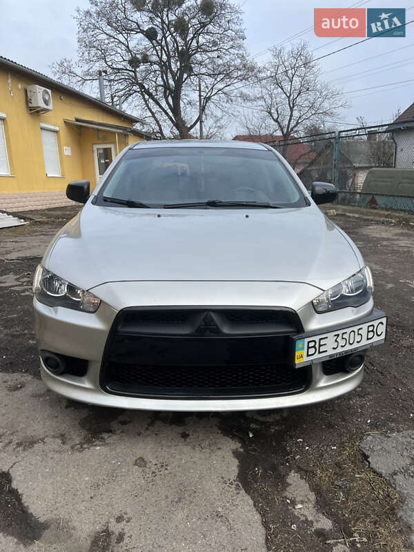 Mitsubishi Lancer (2012)