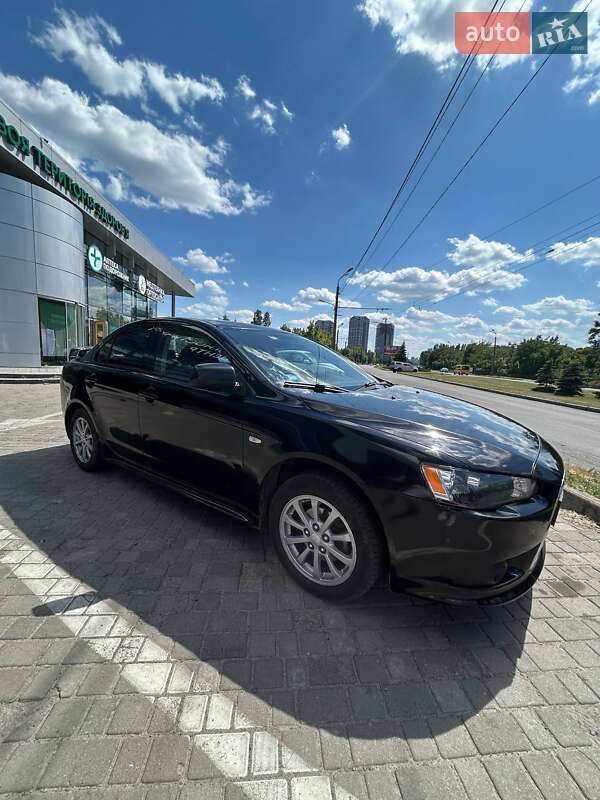 Mitsubishi Lancer (2014)