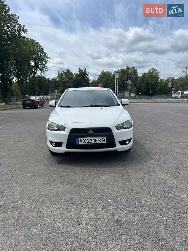 Mitsubishi Lancer (2011)