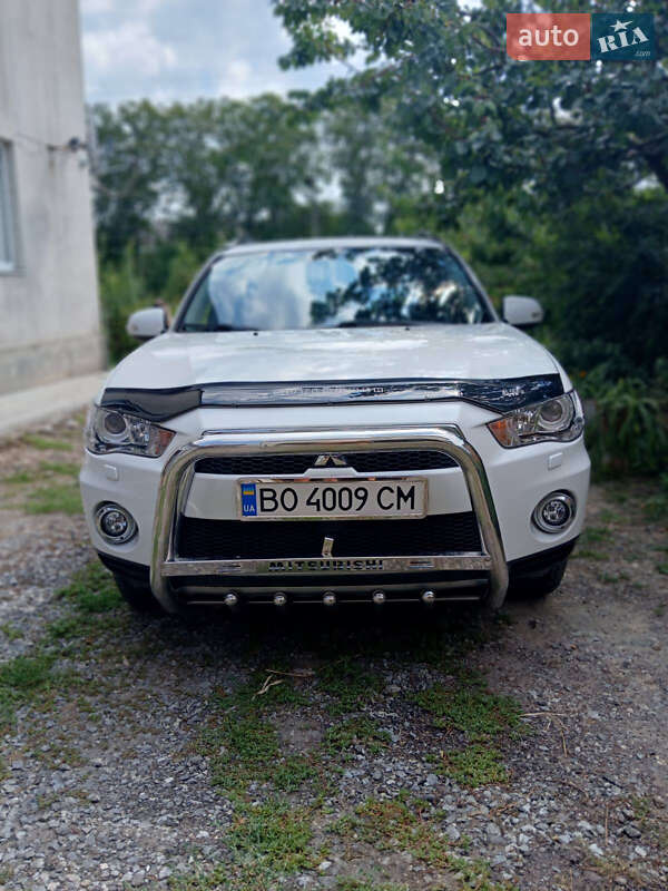Mitsubishi Outlander xl (2012)