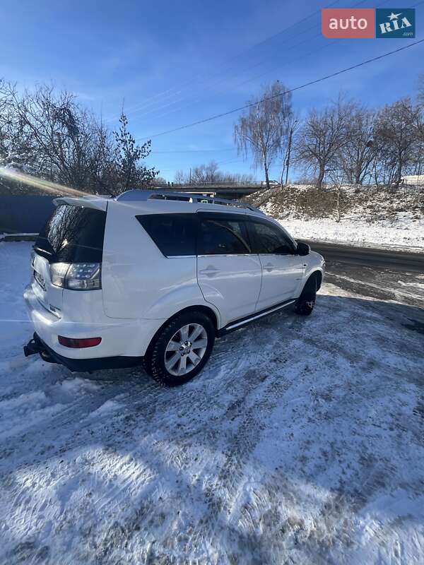 Mitsubishi Outlander xl (2010)