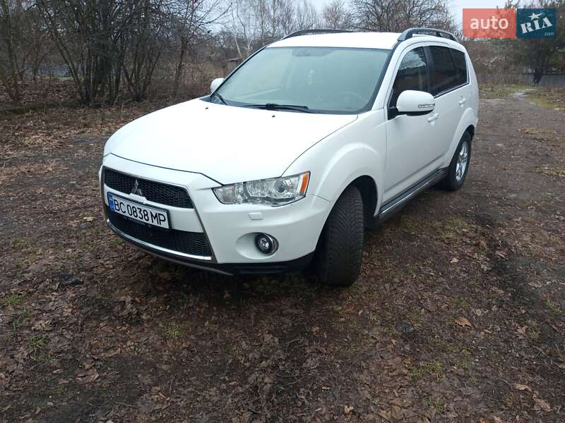 Mitsubishi Outlander xl (2010)