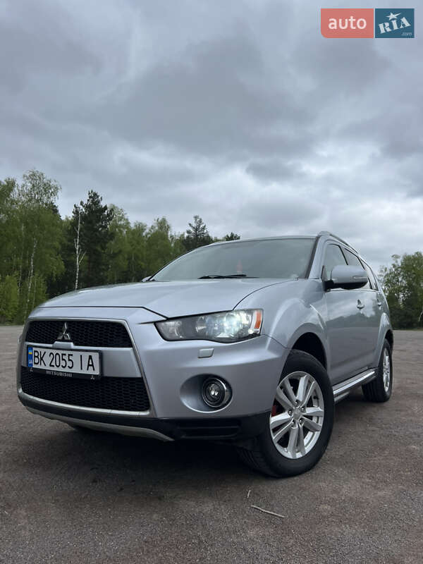 Mitsubishi Outlander xl (2010)