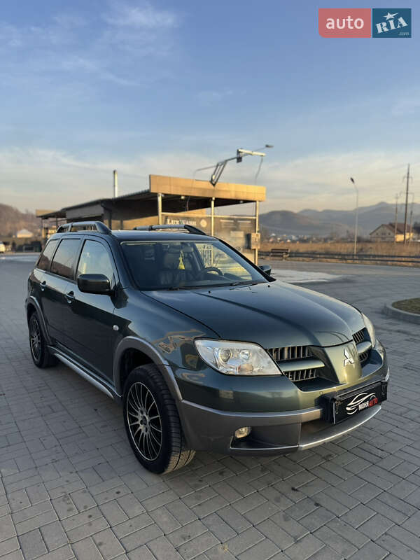 Mitsubishi Outlander (2005)