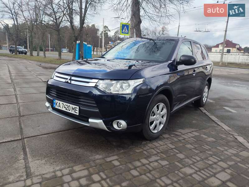 Mitsubishi Outlander (2014)