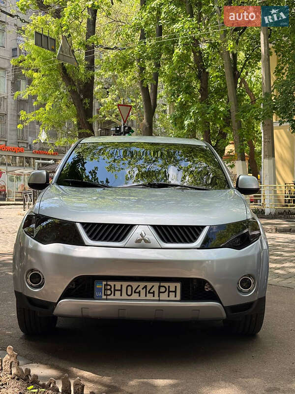 Mitsubishi Outlander (2007)