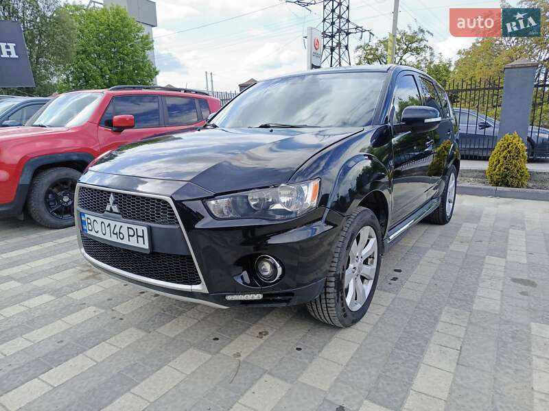 Mitsubishi Outlander (2011)