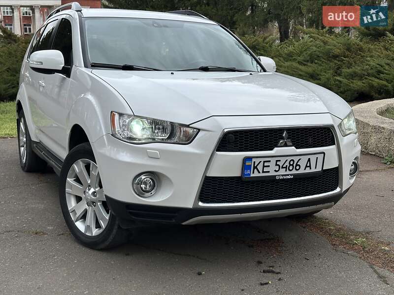 Mitsubishi Outlander (2011)