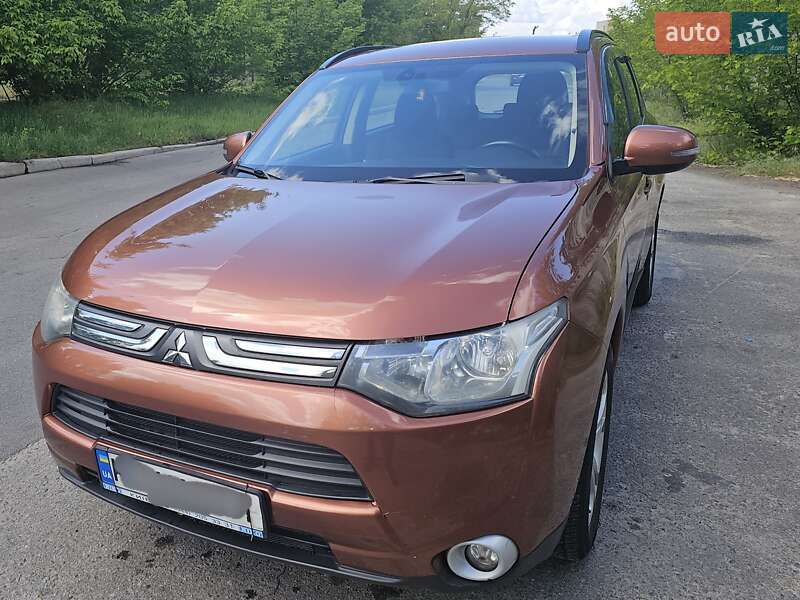 Mitsubishi Outlander (2013)