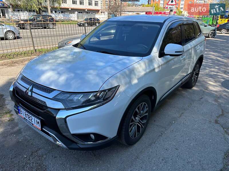 Mitsubishi Outlander (2017)