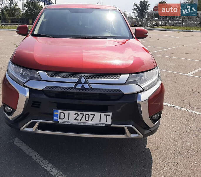 Mitsubishi Outlander (2019)