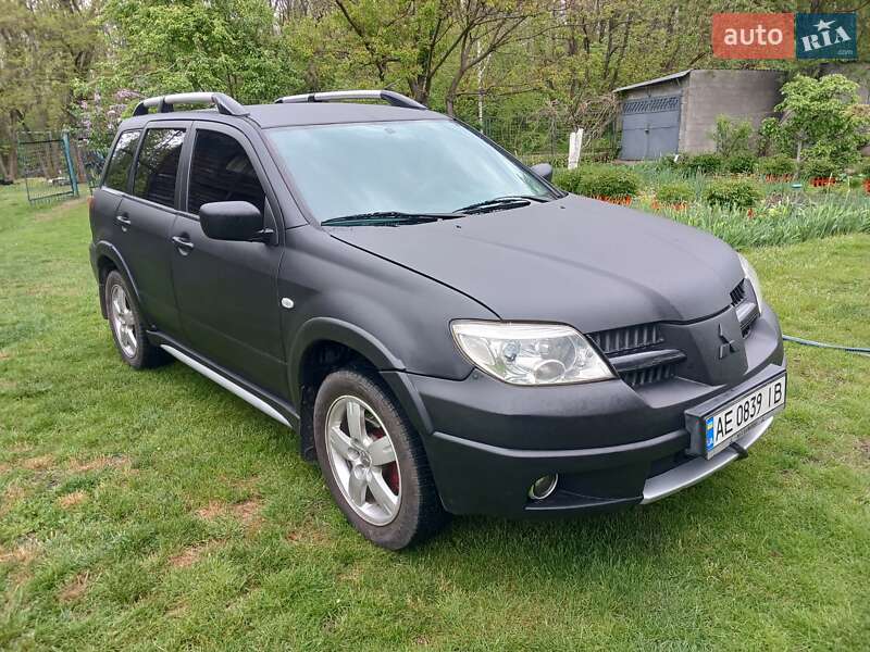 Mitsubishi Outlander (2005)