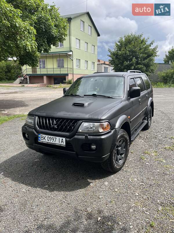 Mitsubishi Pajero sport (2008)