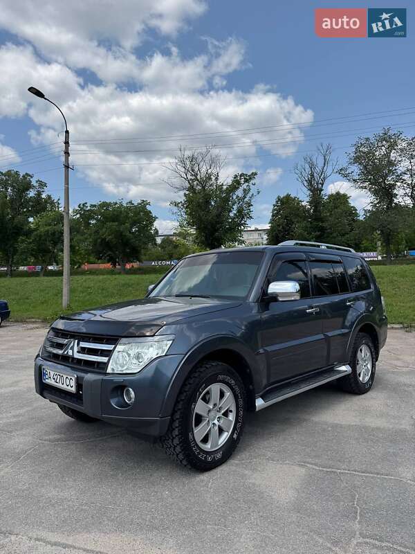 Mitsubishi Pajero (2008)