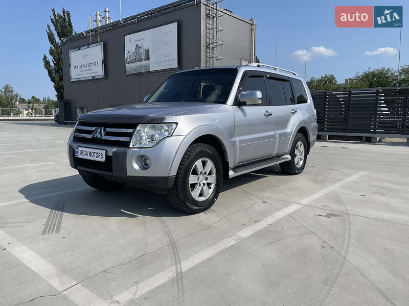 Mitsubishi Pajero (2008)