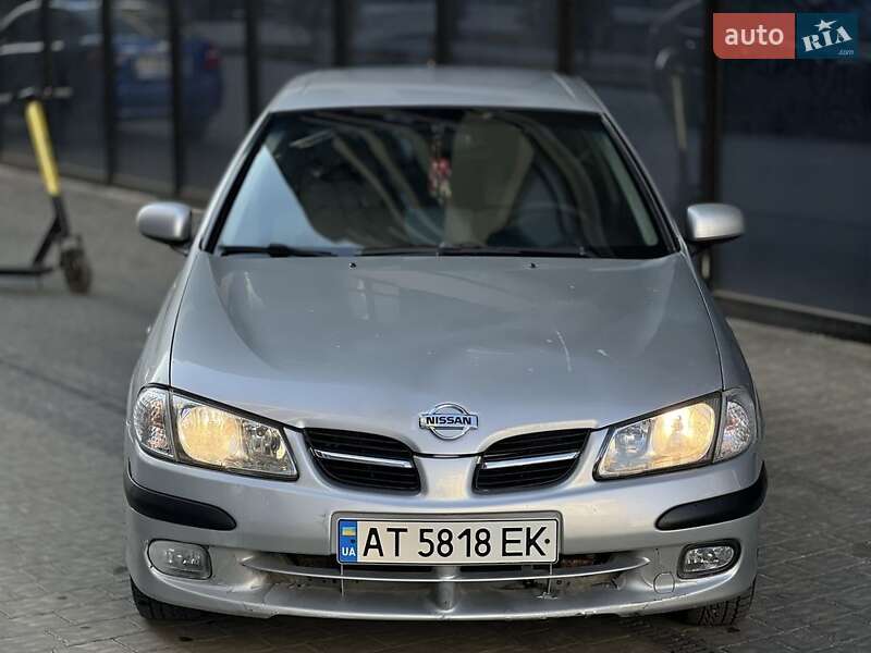 Nissan Almera (2001)