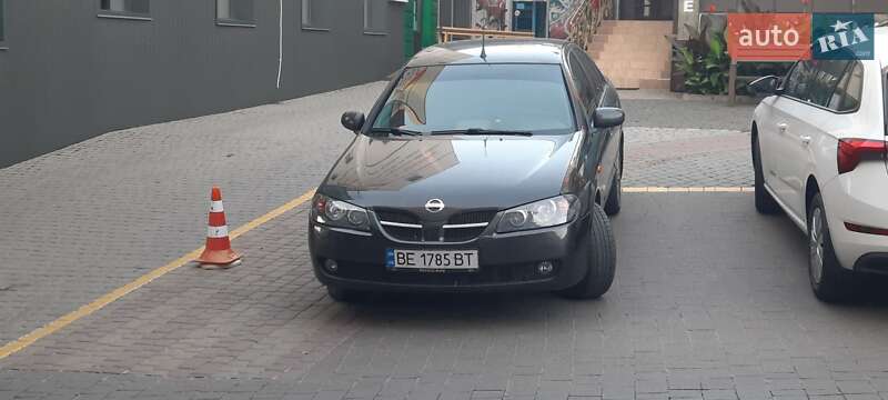 Nissan Almera (2003)
