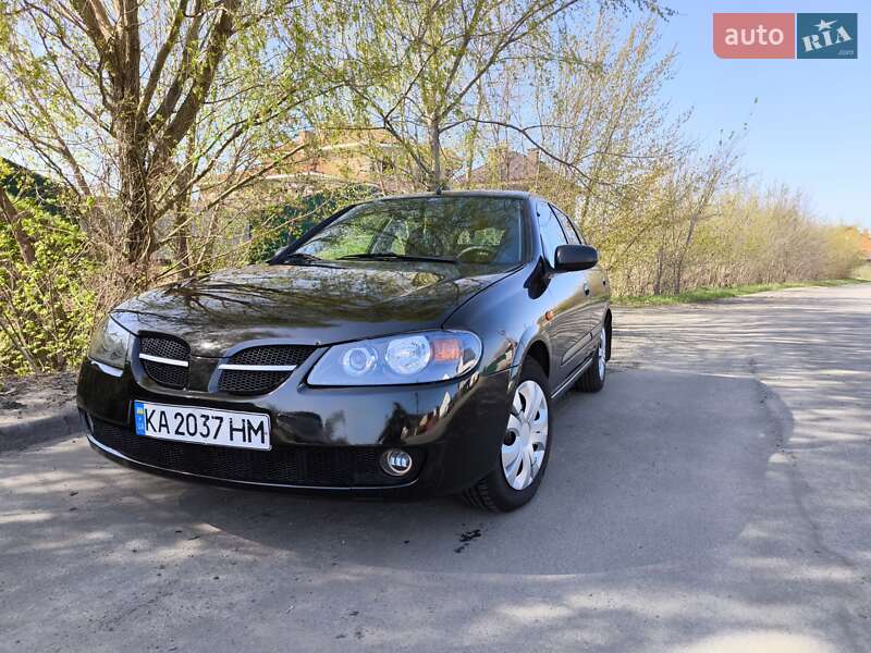 Nissan Almera (2003)