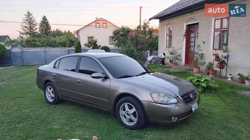 Nissan Altima (2002)