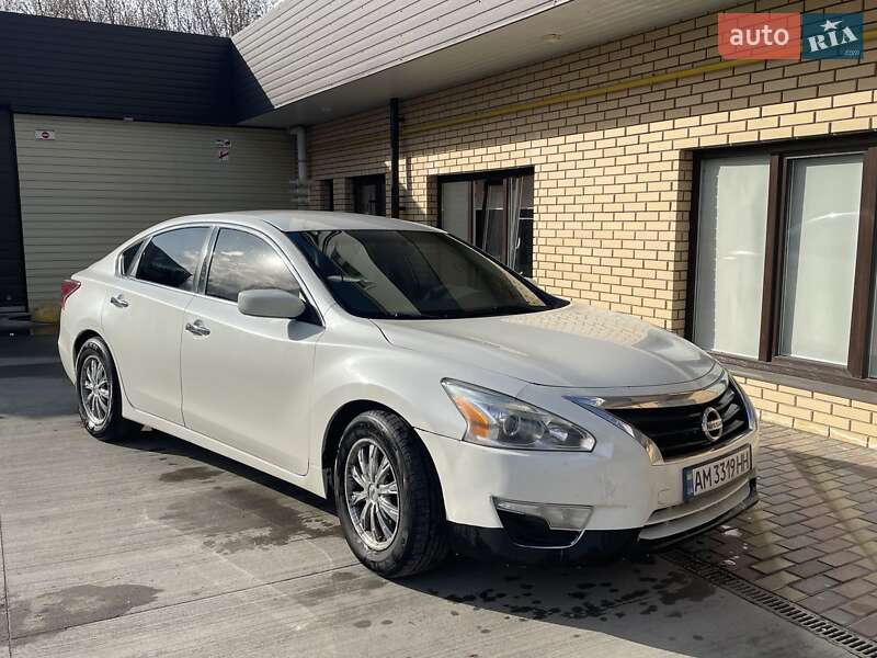 Nissan Altima (2012)