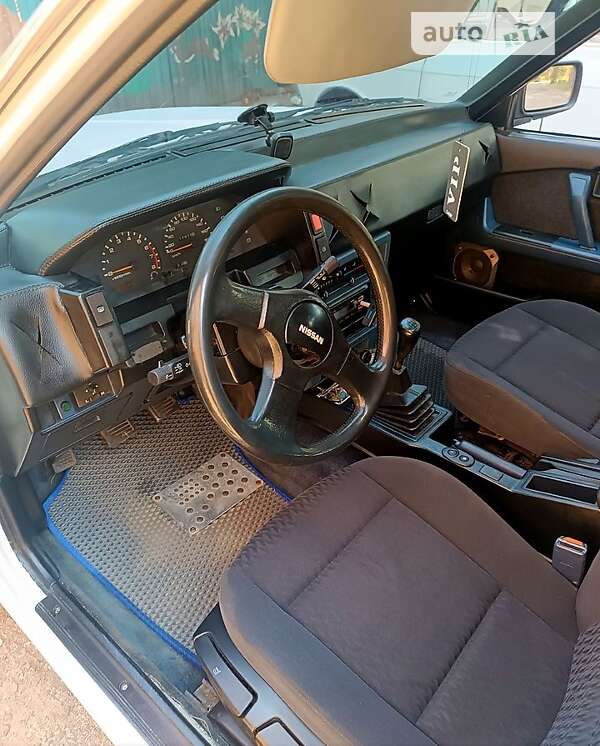 Nissan Bluebird (1988)