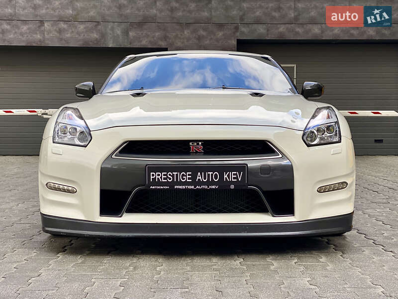 Nissan Gt-r (2013)