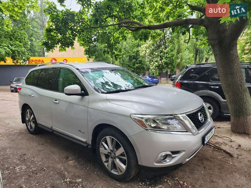Nissan Pathfinder (2013)
