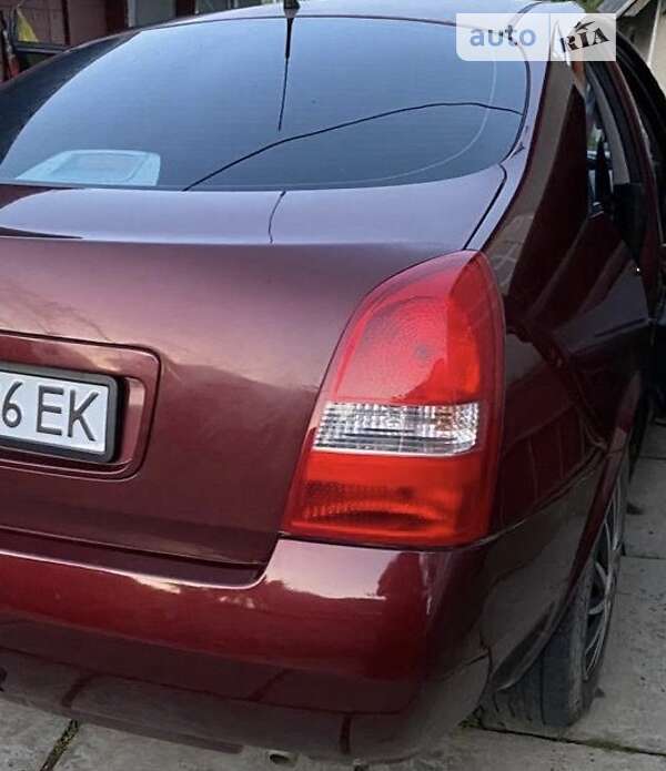 Nissan Primera (2002)