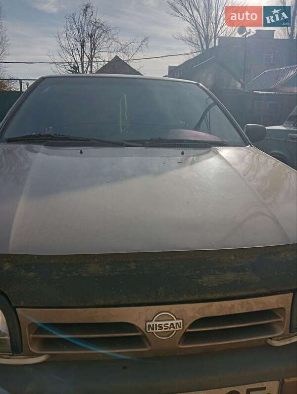 Nissan Primera (1990)