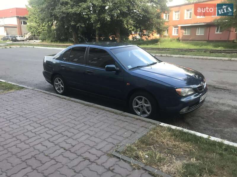 Nissan Primera (2000)