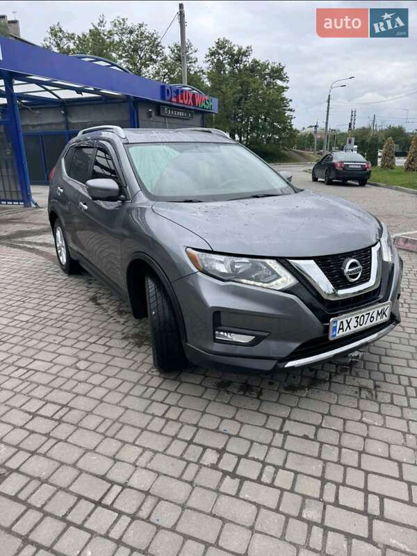 Nissan Rogue (2016)