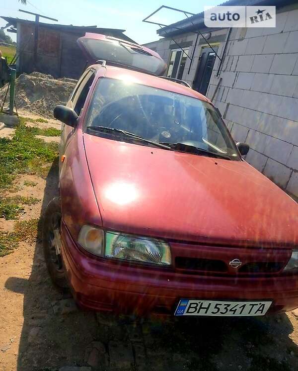 Nissan Sunny (1992)
