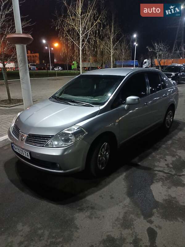 Nissan Tiida (2006)