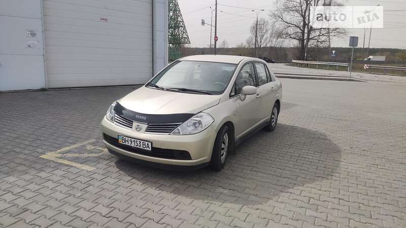 Nissan Tiida (2006)