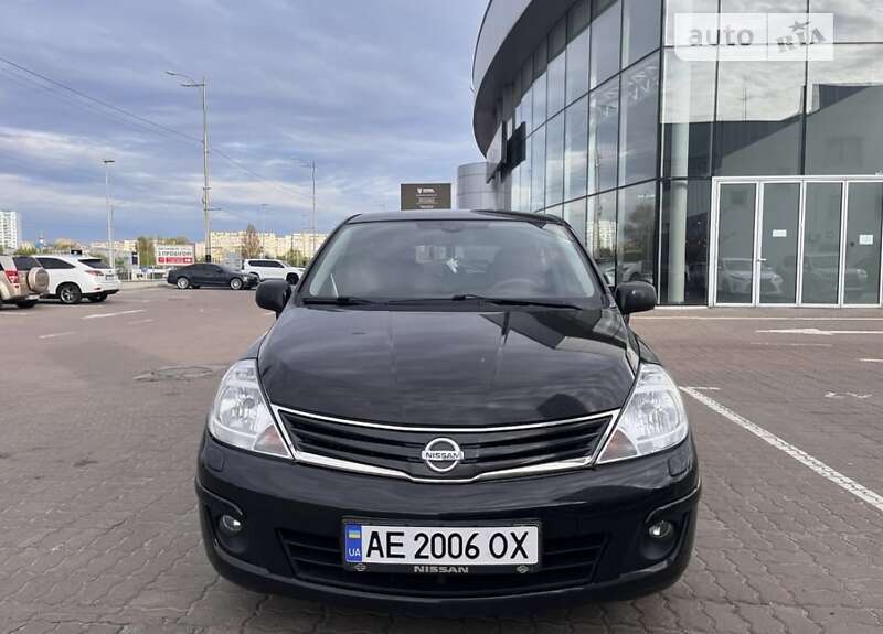 Nissan Tiida (2012)