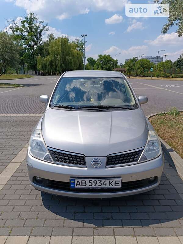 Nissan Tiida (2007)