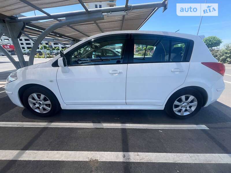 Nissan Tiida (2012)